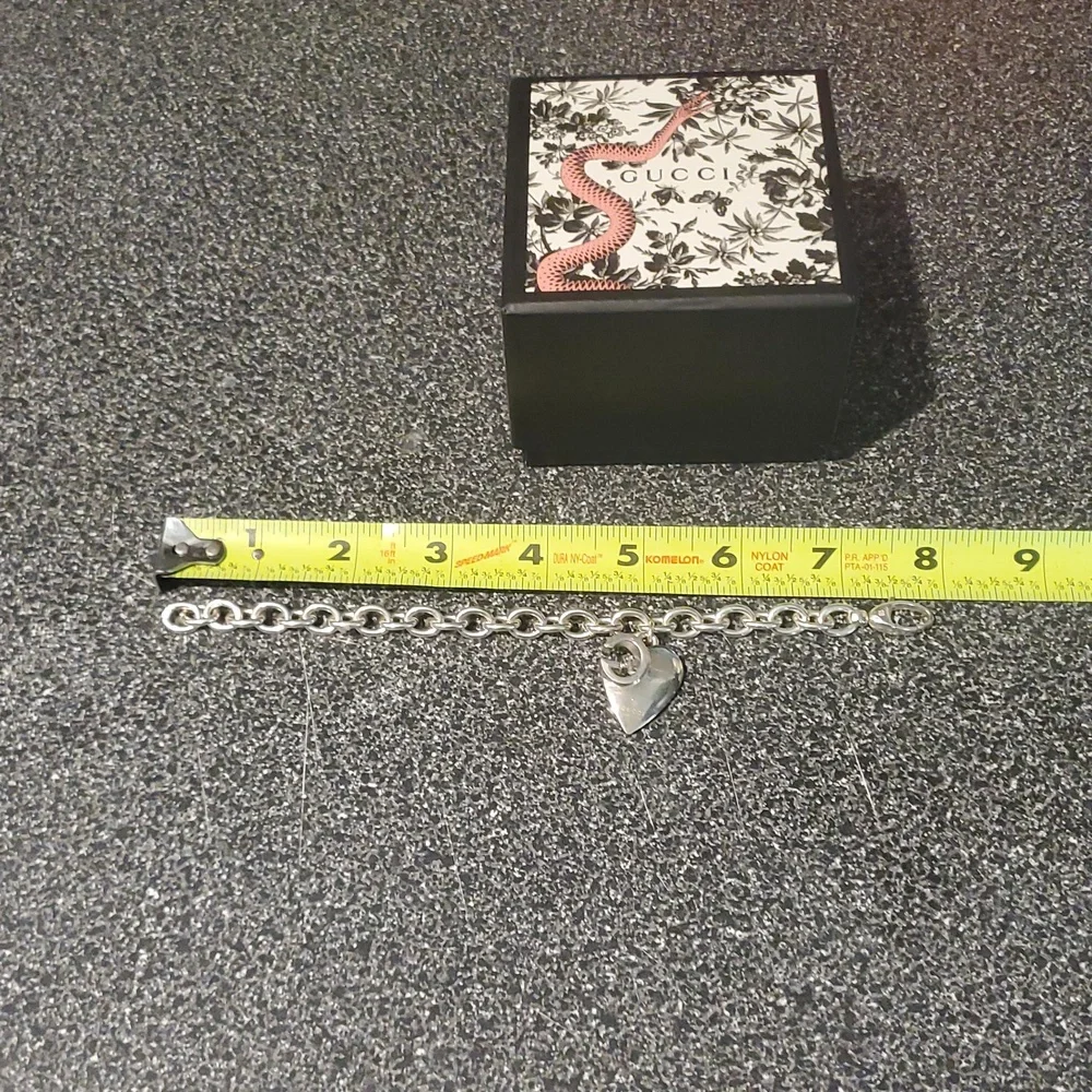 Gucci Heart Bracelet - Picture 10 of 12